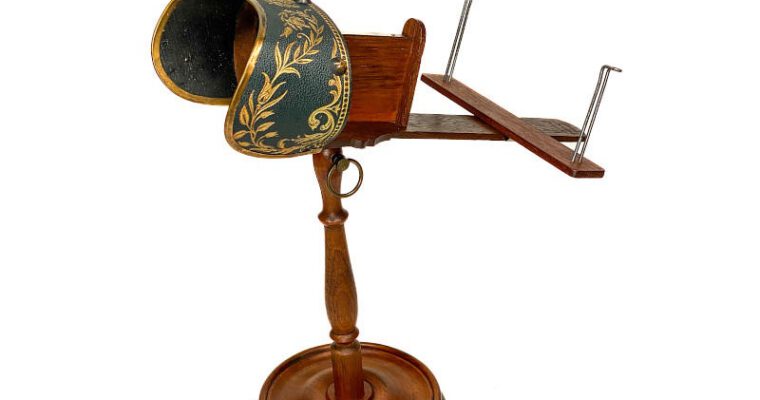 Holmes Stereoscope on Stand, Luxe