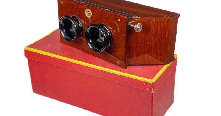 Stereotelescope ‘Stéréo-Project’, wooden version with original storage box