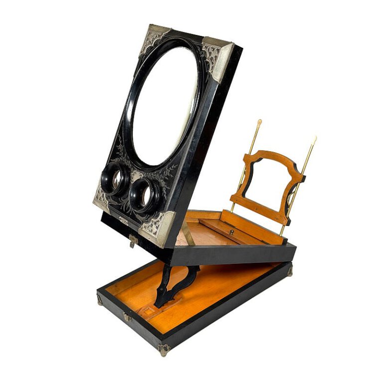 Foldable Pantoscope ‘à double socle’, Oval Lens, Metal Fittings
