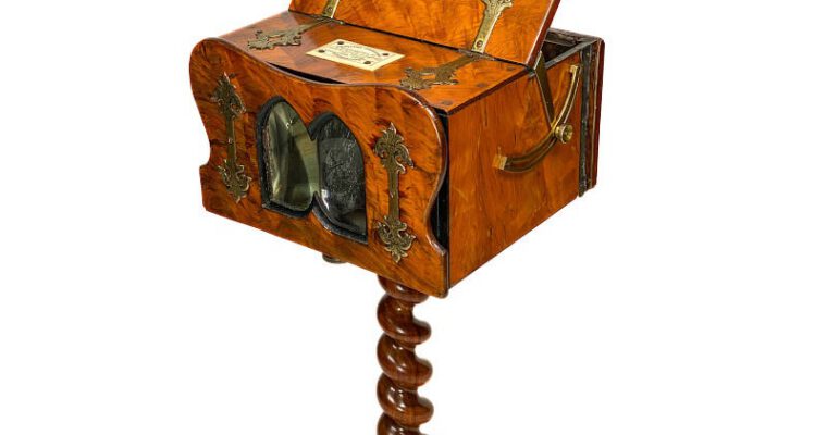Stereoscope ‘Cosmorama’ on Stand, Burl Walnut, Brass Fittings, Luxe
