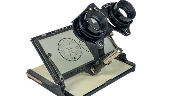 Stereoscope ‘Verant’ with Original Storage Box and Manual