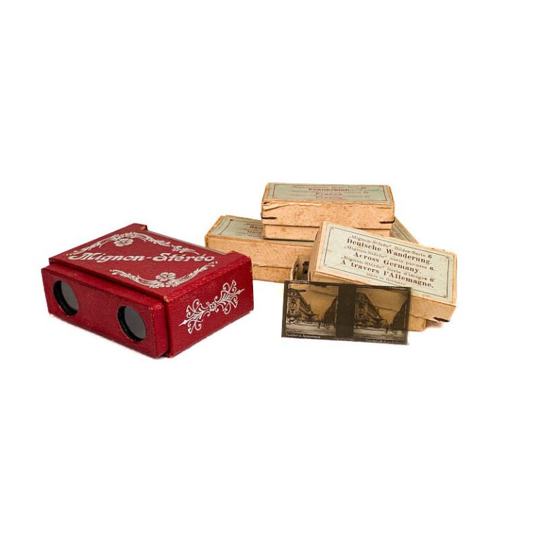 Stereoscope ‘Mignon-Stéréo’ with Four Image&nbsp;Sets