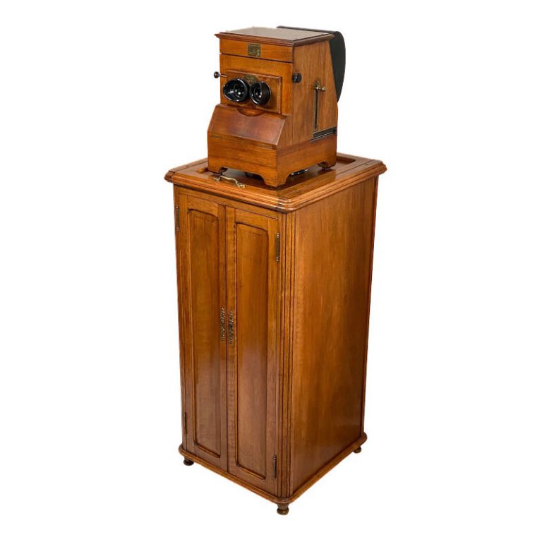 Tray-Stereoscope ‘Planox Universel’ with Original Storage Cabinet containing its Original Photo Collection