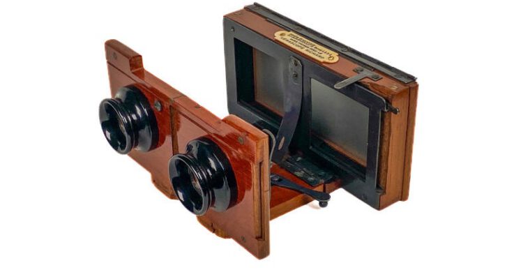 Foldable Stereoscope ‘Stéréoscope pliant en acajou’