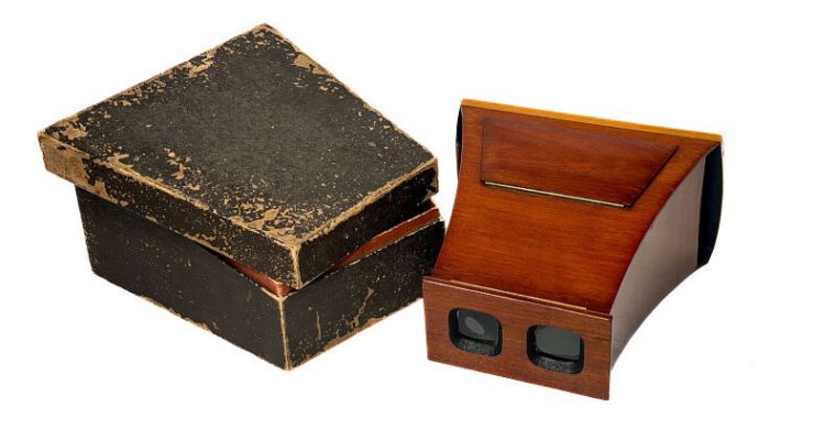 Brewster Stereoscope, Prismatic Lenses, with Original Storage Box