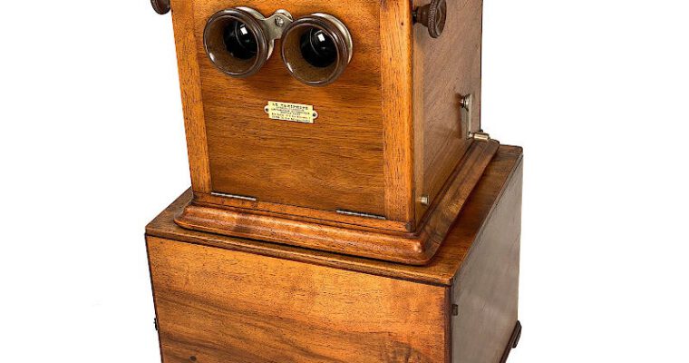 Tray-Stereoscope ‘Le Taxiphote, modèle simplifié’ with Storage Base