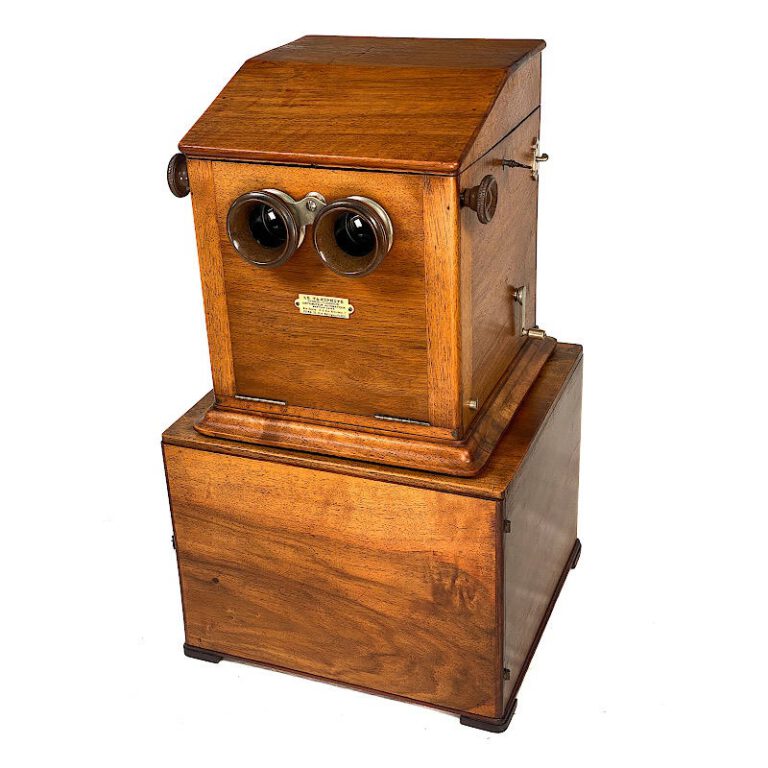 Tray-Stereoscope ‘Le Taxiphote, modèle simplifié’ with Storage Base