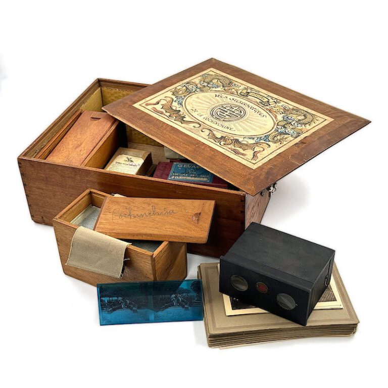 Boxed set of private colonial stereo views ‘Vues Stéréoscopiques de la Conchinchine’