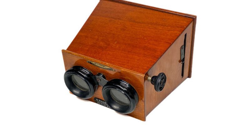Stereoscope for Portrait Format Stereo Views