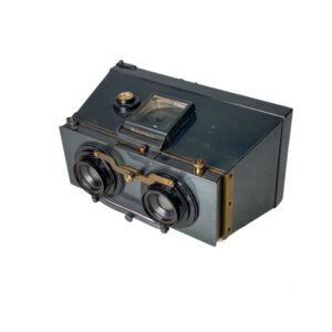 Stereo camera ‘Vérascope’ in original leather case