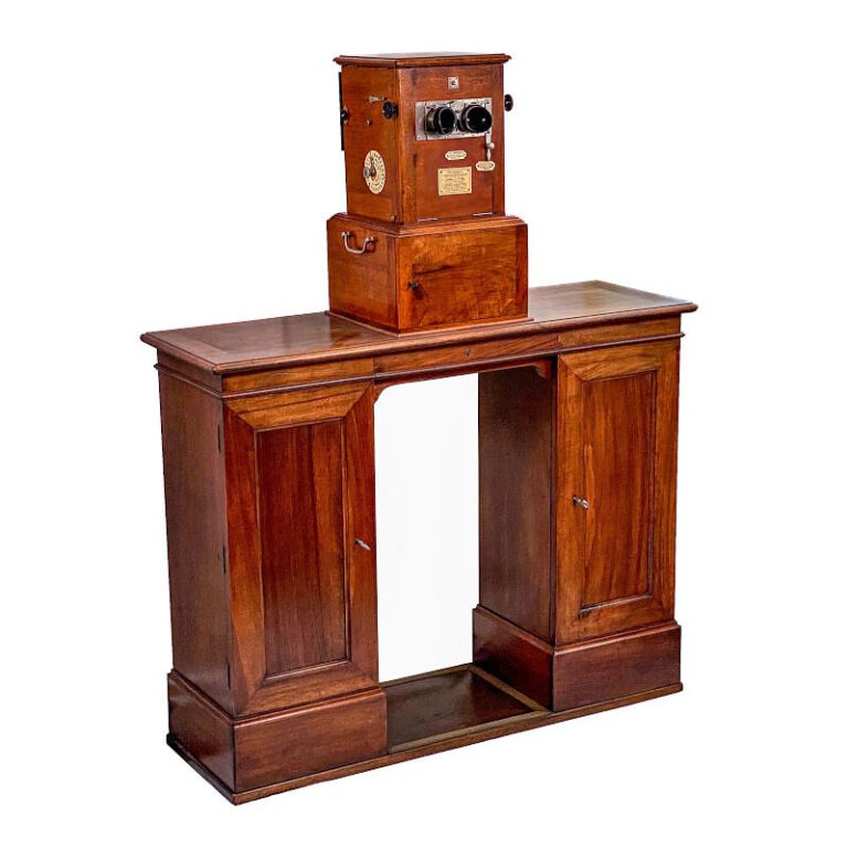 Tray-Stereoscope ‘Le Taxiphote’ with Original Storage Desk ‘Meuble Bureau’