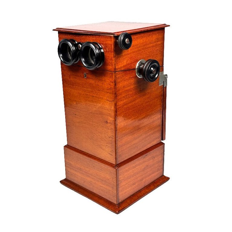 Chain-stereoscope ‘Le Phénix’ with interchangeable belt