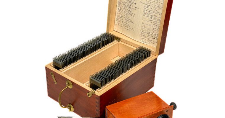 Boxed set of 50 stereo views and stereoscope