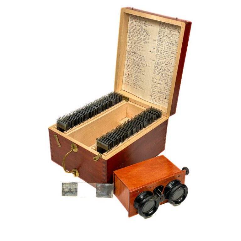 Boxed set of 50 stereo views and stereoscope