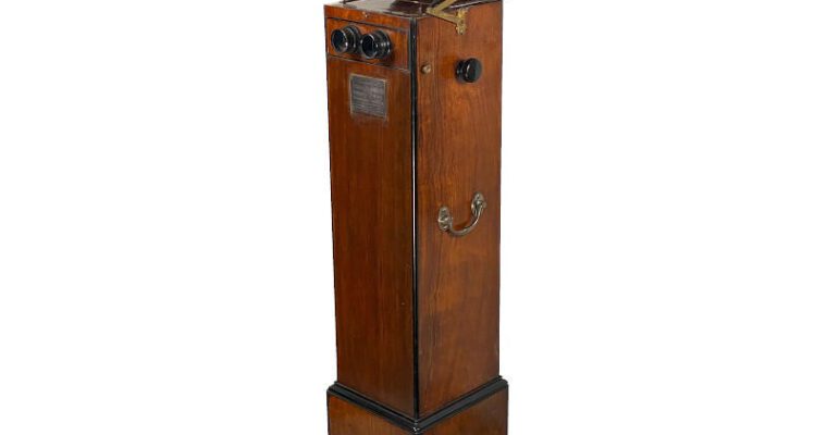 Chain-Stereoscope ‘Stéréo-Mégascope’ with Graphoscope and Dedication Plate