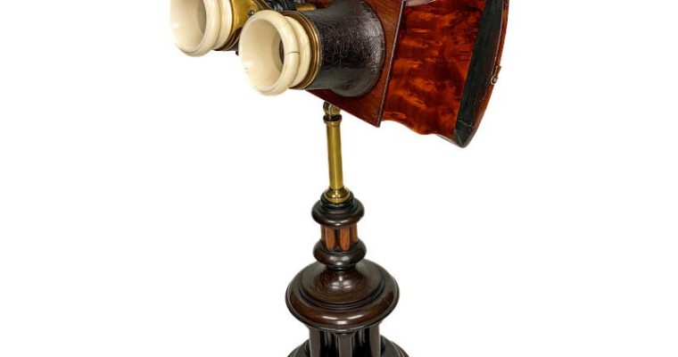 Binocular Stereoscope ‘à Jumelle haute’ on Stand, Ronce de Thuya, Bone Oculars