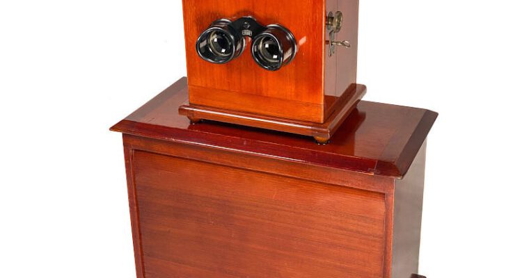 Leporello-Stereoscope ‘Stereospekt’ with Original Storage Base