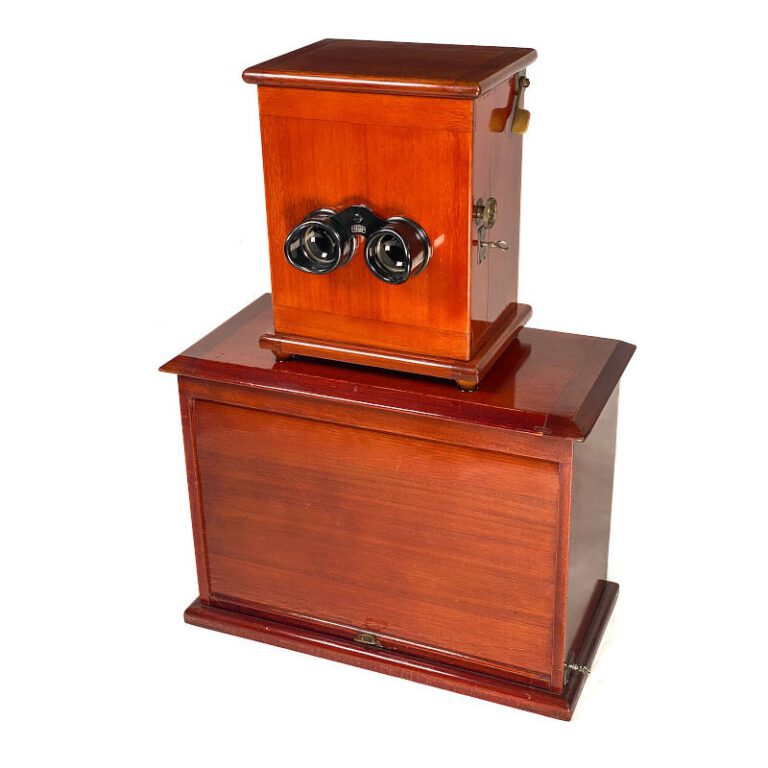 Leporello-Stereoscope ‘Stereospekt’ with Original Storage Base