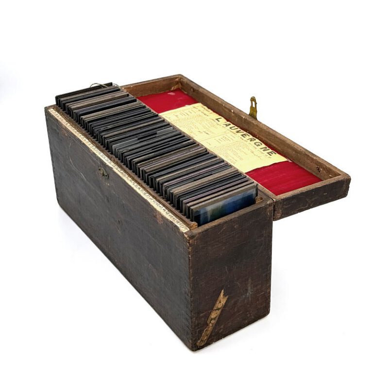 Kaiserpanorama picture set ‘L’Auvergne’ in original storage box with original labels