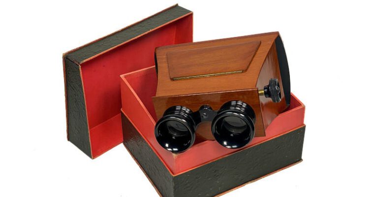 Stereoscope with Original Storage Box