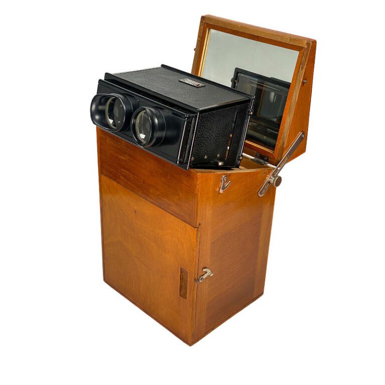 Boxed Stereoscope ‘à Éjecteur’ with ‘Socle-classeur’
