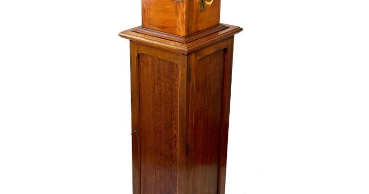 Tray-Stereoscope ‘Métascope Spécial à foyer court’ with Original Storage cabinet