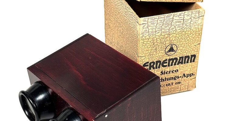 Stereoscope with Original Storage Box