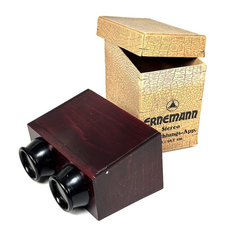 Stereoscope with Original Storage Box