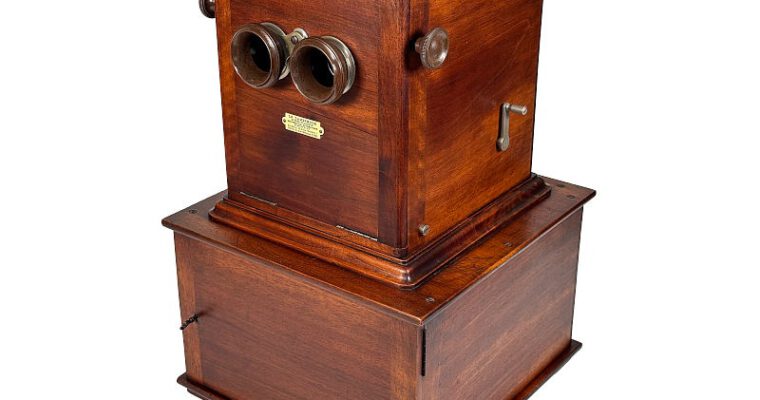 Tray-Stereoscope ‘Le Taxiphote, modèle simplifié’ with Storage Base