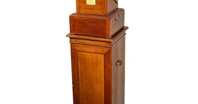 Tray-Stereoscope ‘Le Taxiphote No. 1’ with additional Magnification Lenses and Original Storage Cabinet containing Autochrome Collection