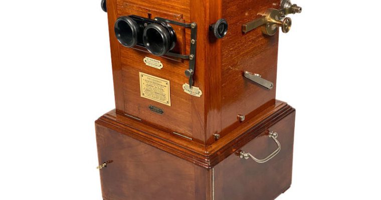 Tray-Stereoscope ‘Le Taxiphote’ with Rare Patented Blend Mechanism