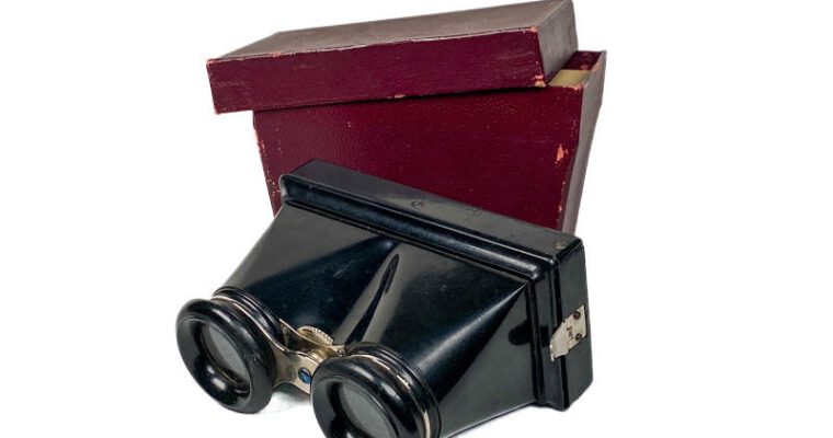 Stereoscope ‘en ivorine noir’ with Original Storage Box