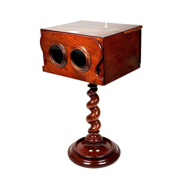 Stereoscope ‚Patent Dioramic Stereoscope‘ on&nbsp;Stand