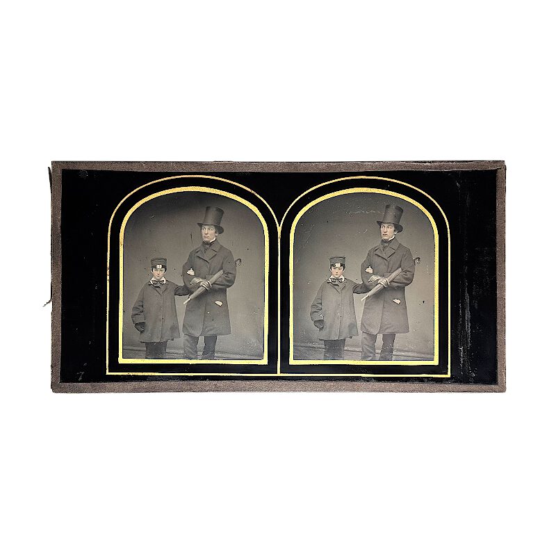 Stereo Ambrotype of a father with his son (V013)